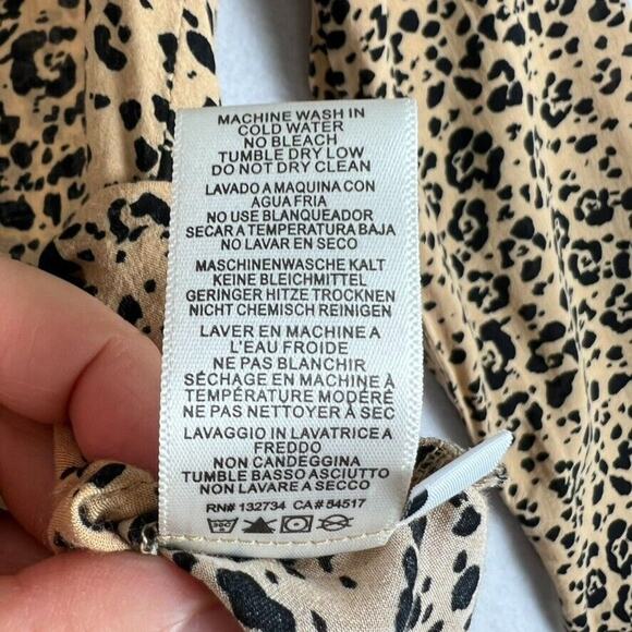 CLOTH & STONE Blouse Leopard Animal Print Long Sleeve Rayon Button Tab Sleeve - Picture 11 of 12